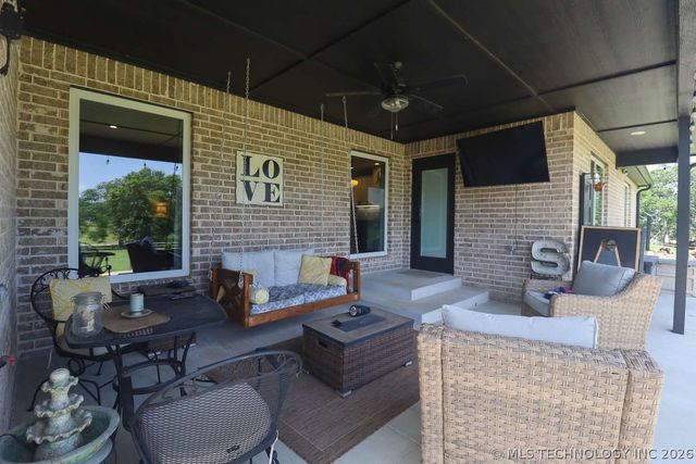 8716 E Detroit Street, Broken Arrow, OK 74014