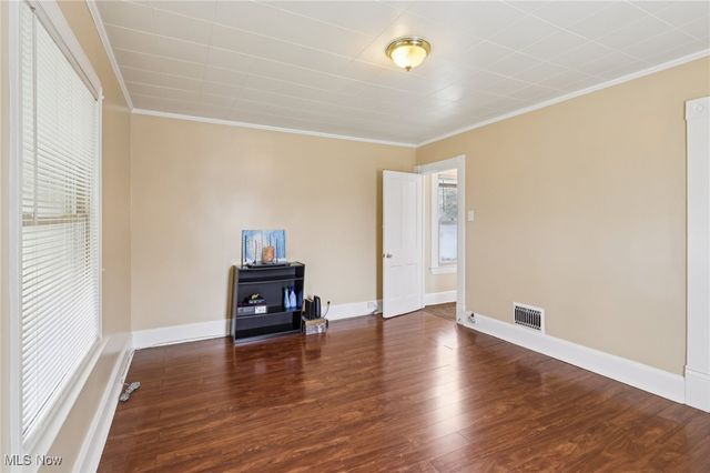 325 S Jackson Street, Youngstown, OH 44506