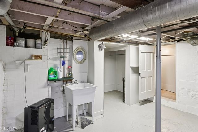 325 S Jackson Street, Youngstown, OH 44506