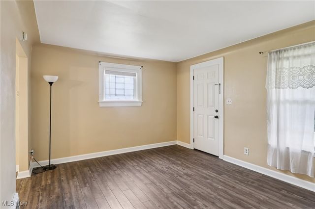 325 S Jackson Street, Youngstown, OH 44506