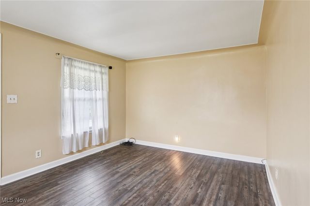 325 S Jackson Street, Youngstown, OH 44506