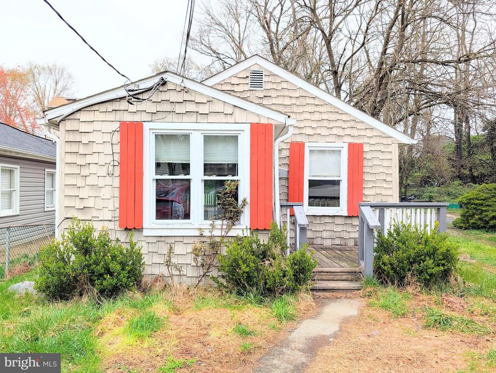 4 WENDOVER RD, Glen Burnie, MD 21060