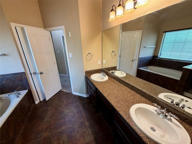 3713 Broadwinged Hawk CV, Austin, TX 78738
