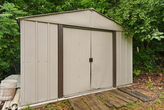 21537 W Kendaville Road, Pierson, MI 49339