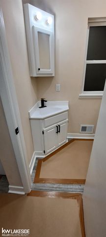 15 Michigan Street, Mount Clemens, MI 48043