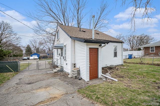 12065 Belmont Avenue, Warren, MI 48089