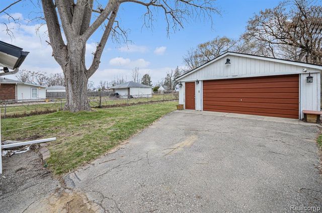 12065 Belmont Avenue, Warren, MI 48089