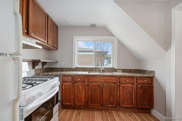 12065 Belmont Avenue, Warren, MI 48089