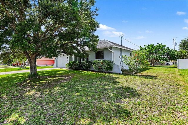 610 Retunda PKWY W, Cape Coral, FL 33904