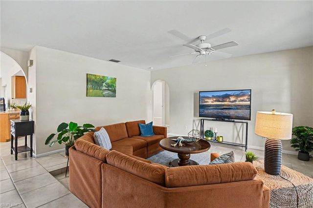 610 Retunda PKWY W, Cape Coral, FL 33904