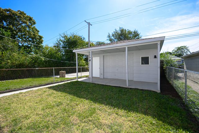 1005 W 103rd Street, Chicago, IL 60643