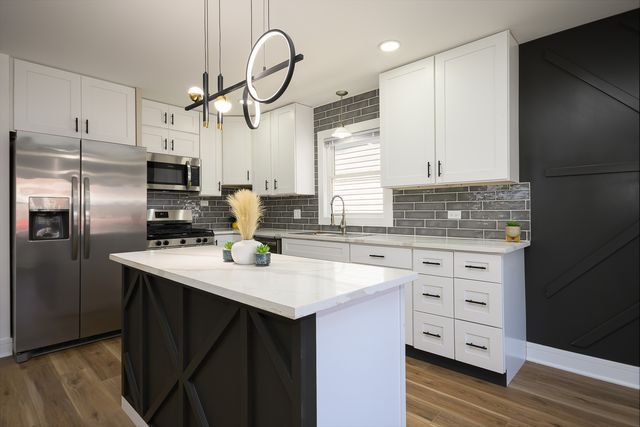 1005 W 103rd Street, Chicago, IL 60643