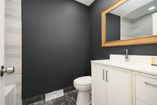 1005 W 103rd Street, Chicago, IL 60643