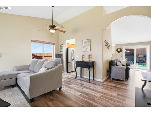 15068 HILTONHEAD Ct, Oregon City, OR 97045
