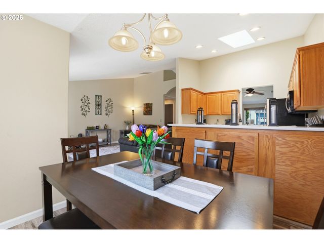 15068 HILTONHEAD Ct, Oregon City, OR 97045