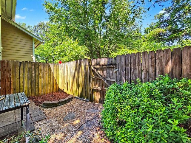 184 Peachtree Hollow Court, Atlanta, GA 30328
