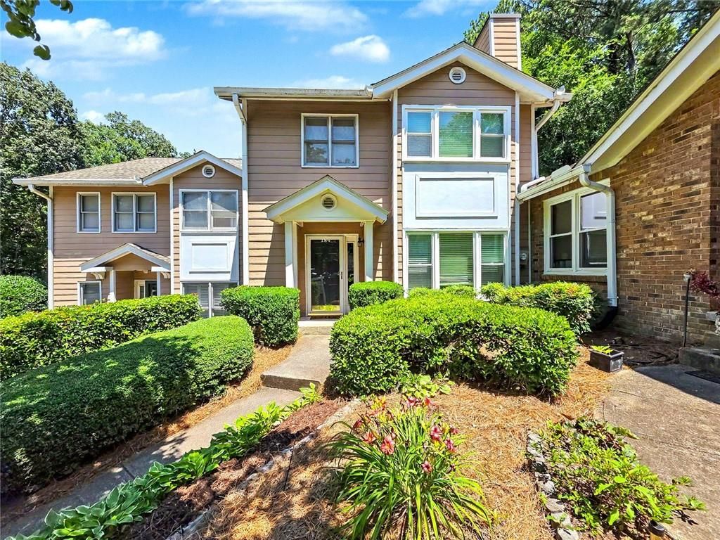 184 Peachtree Hollow Court, Atlanta, GA 30328
