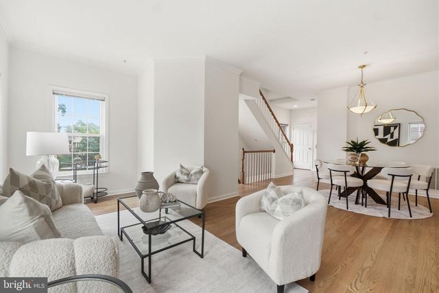 4096 21ST RD N, Arlington, VA 22207