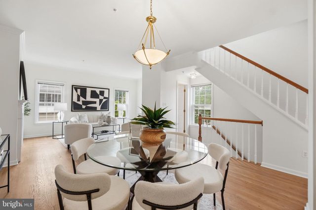 4096 21ST RD N, Arlington, VA 22207