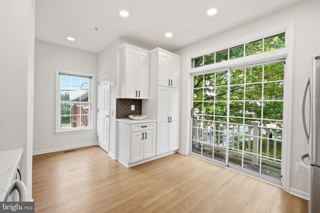 4096 21ST RD N, Arlington, VA 22207