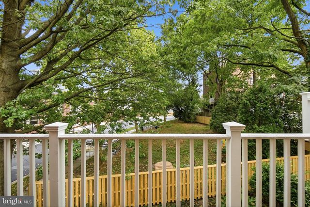 4096 21ST RD N, Arlington, VA 22207