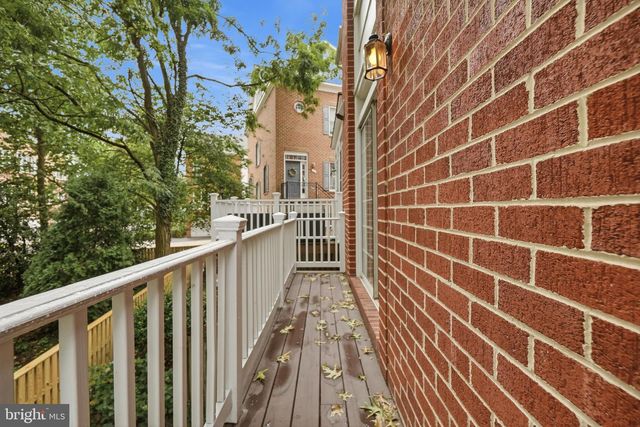 4096 21ST RD N, Arlington, VA 22207