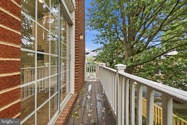 4096 21ST RD N, Arlington, VA 22207