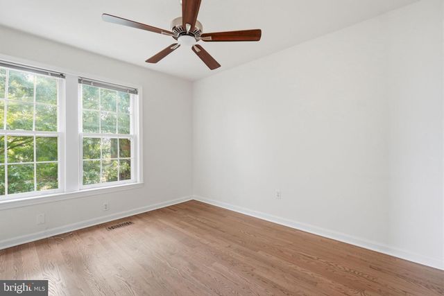 4096 21ST RD N, Arlington, VA 22207