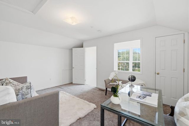 4096 21ST RD N, Arlington, VA 22207