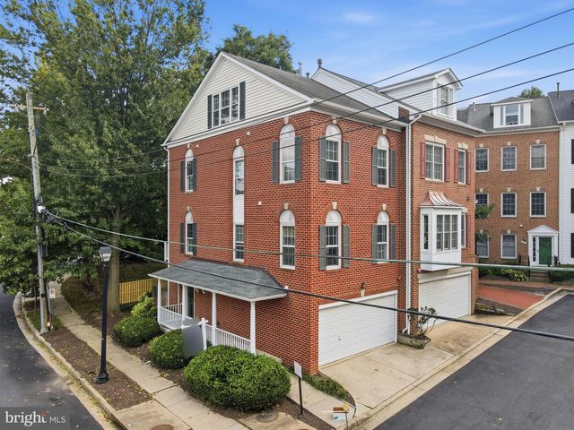 4096 21ST RD N, Arlington, VA 22207