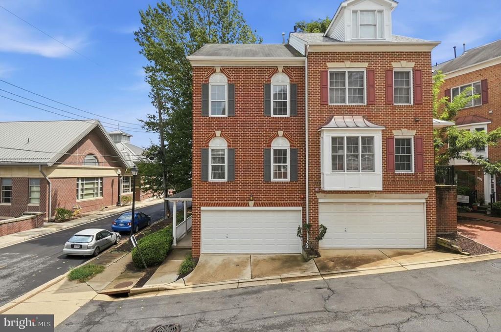 4096 21ST RD N, Arlington, VA 22207