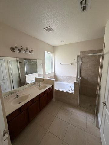 4052 OAKTREE DRIVE, Davenport, FL 33837