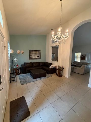 4052 OAKTREE DRIVE, Davenport, FL 33837