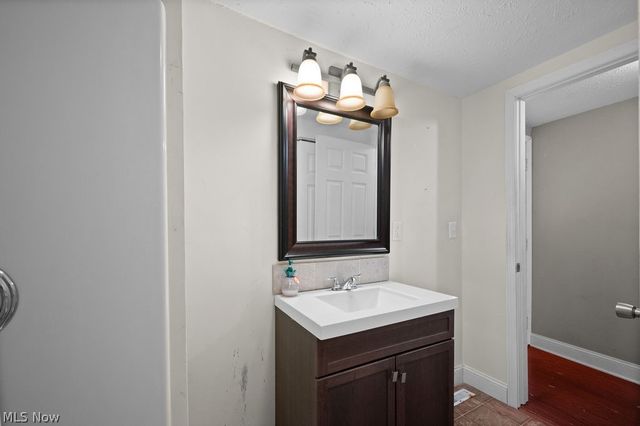 909 Camden Avenue, Parkersburg, WV 26101