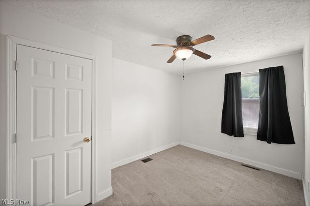 909 Camden Avenue, Parkersburg, WV 26101