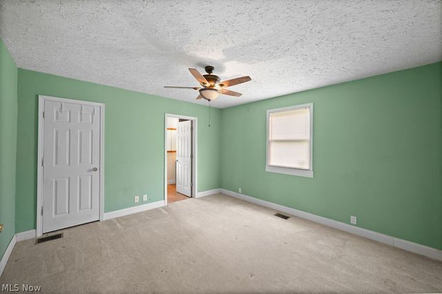 909 Camden Avenue, Parkersburg, WV 26101