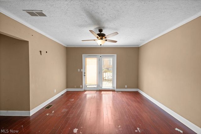 909 Camden Avenue, Parkersburg, WV 26101