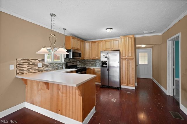 909 Camden Avenue, Parkersburg, WV 26101