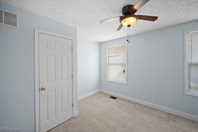 909 Camden Avenue, Parkersburg, WV 26101