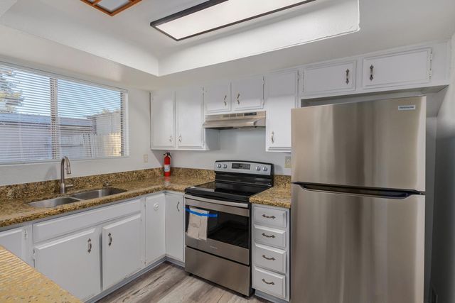 1029 E Bendix Drive, Tempe, AZ 85283
