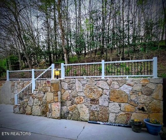 103 Amanda Place, Oak Ridge, TN 37830