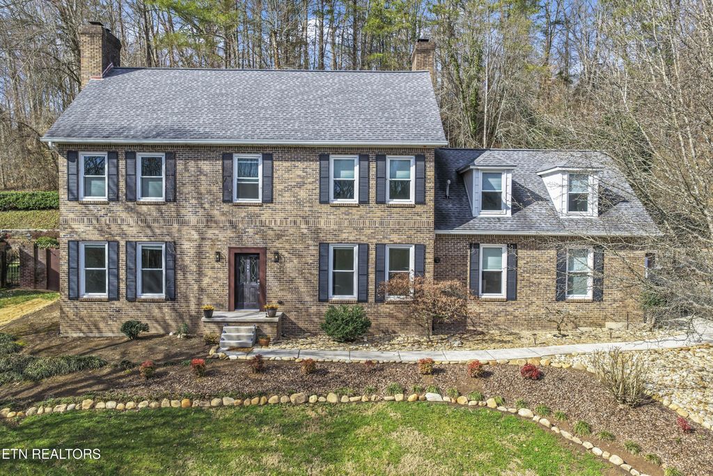 103 Amanda Place, Oak Ridge, TN 37830