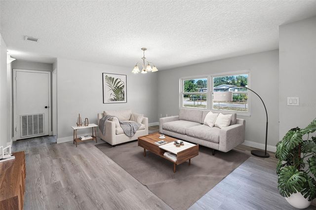 2105 9TH STREET NE, Winter Haven, FL 33880