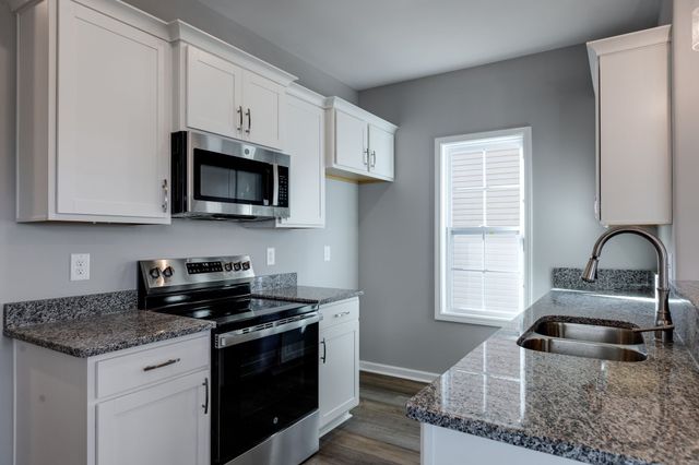 1216B Paradise Hill Rd, Clarksville, TN 37040