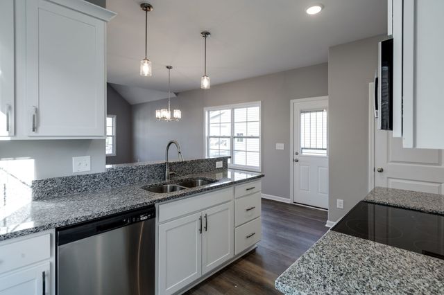 1216B Paradise Hill Rd, Clarksville, TN 37040