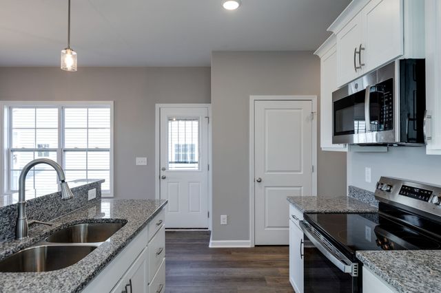 1216B Paradise Hill Rd, Clarksville, TN 37040