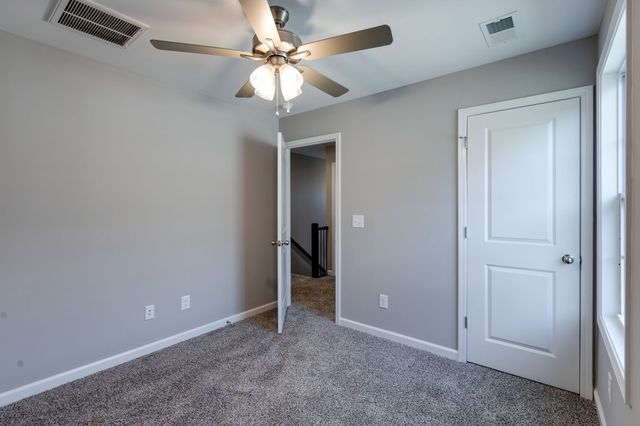 1216B Paradise Hill Rd, Clarksville, TN 37040