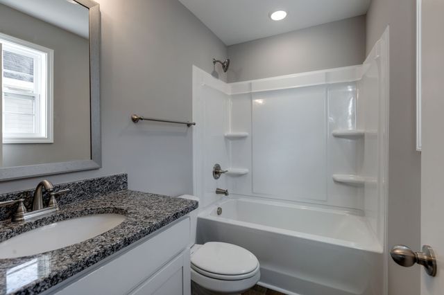 1216B Paradise Hill Rd, Clarksville, TN 37040