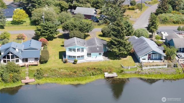 393 Canal Drive SE, Ocean Shores, WA 98569