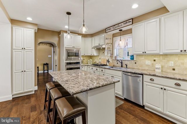 128 READING AVE, Barrington, NJ 08007